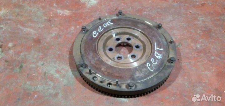 Сеат кордоба маховик гольф 3 венто 1.4 бензин