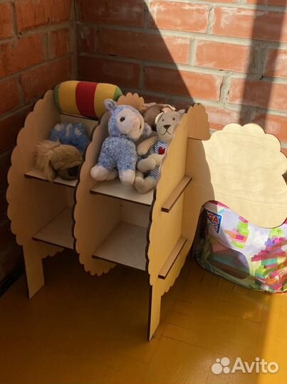 Полка в виде барашка