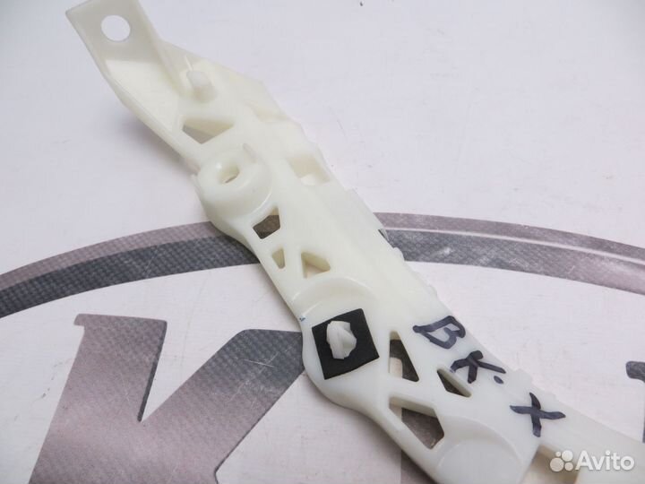 Кронштейн заднего бампера левый Mazda 3 BK