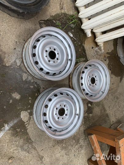 Продам 4 диска на р13