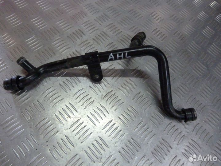 Трубка системы охлаждения Passat B5 06b121065d