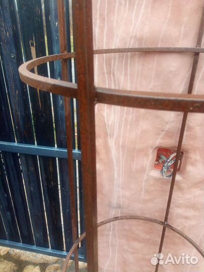 Опора по вьющиеся расстения