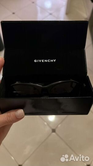 Солнцезащитные очки женские Armani