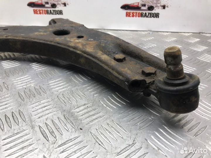Рычаг подвески верхний правый Kia Shuma лифтбек