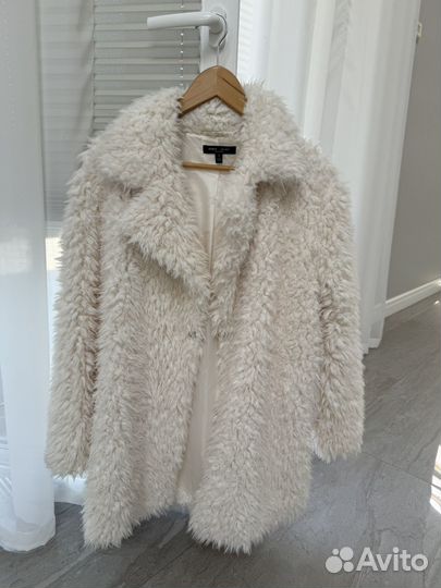 Искусственная шуба короткая белая