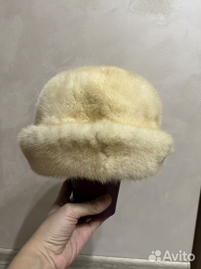 Женские зимние меховые шапки