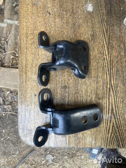 Петли двери багажника toyota rav 4