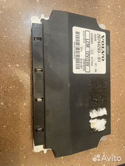 Блок управления светом Volvo 2074428301