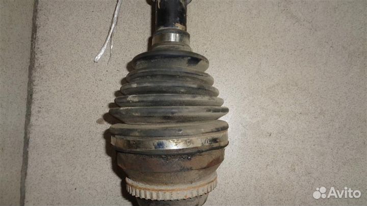 Привод правый передний Toyota Camry