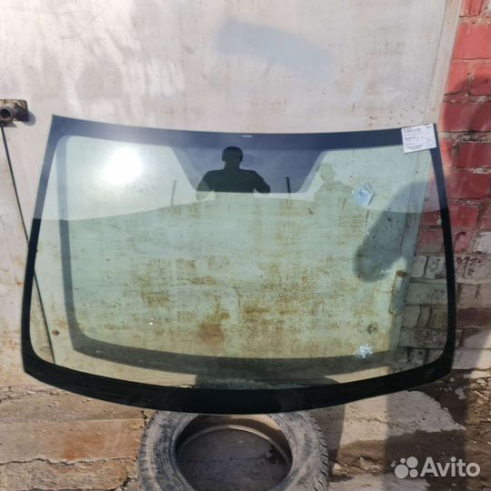 Лобовое стекло