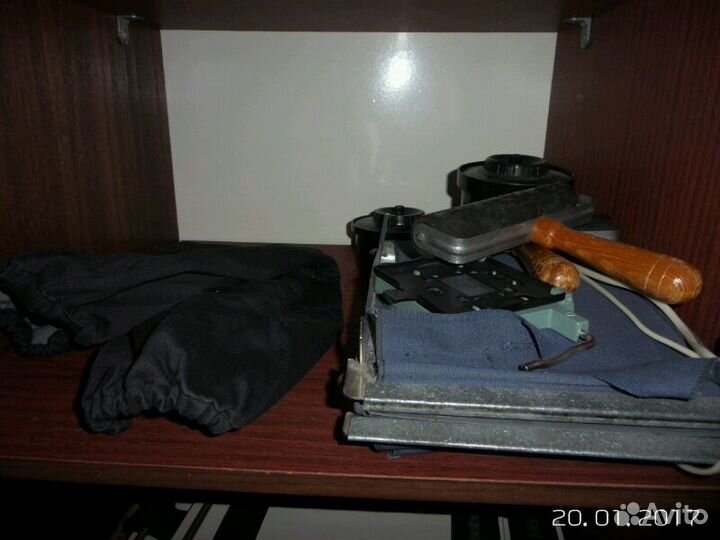 Фотоувеличитель, ф/глянцеватель и аксессуары для ф