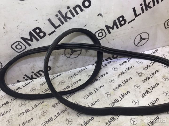 Уплотнитель двери задний Mercedes Ml W164