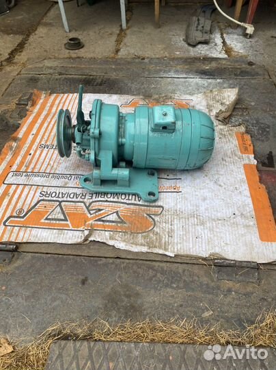 Електо двигатель на швейную машинку