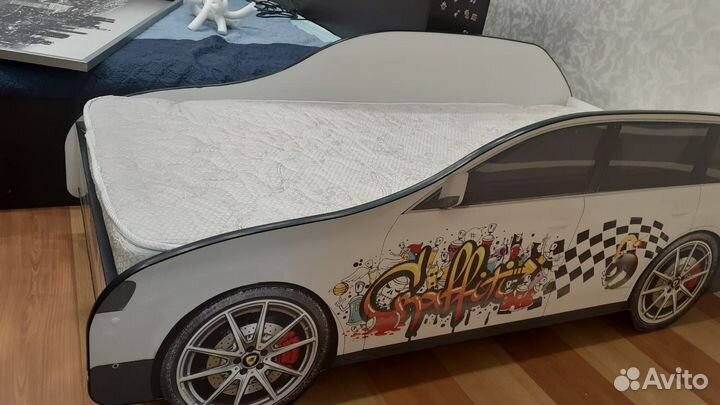 Кровать машинка с матрасом