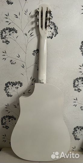 Акустическая гитара