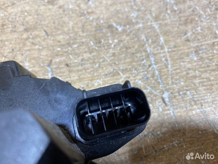 Замок задней правой двери Ford Mondeo 4 ZD80