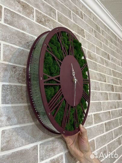 Часы со мхом