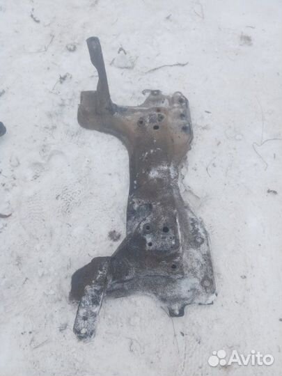 Подрамник Ford Focus 1