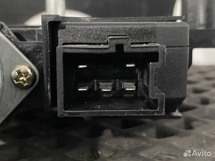 Моторчик стеклоподъемника задний левый A2139060602