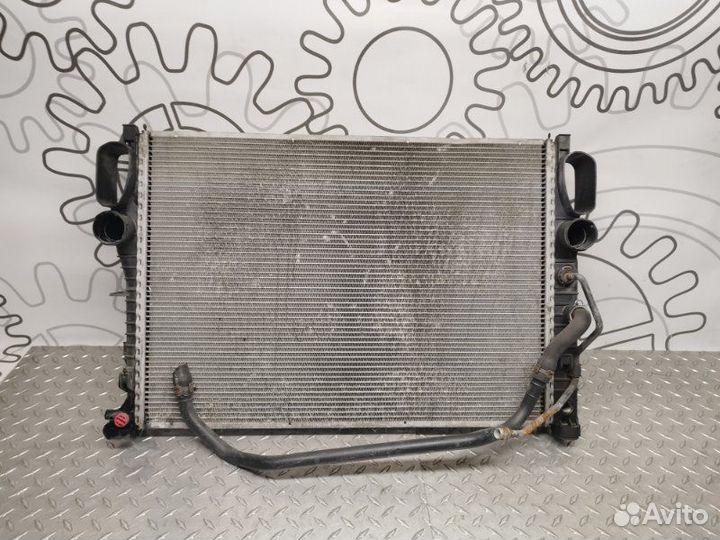 Радиатор охлаждения двигателя Mercedes-Benz