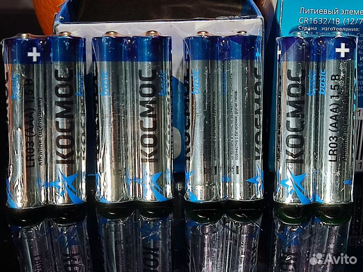 8 алкалиновых батареек AAA Космос LR03