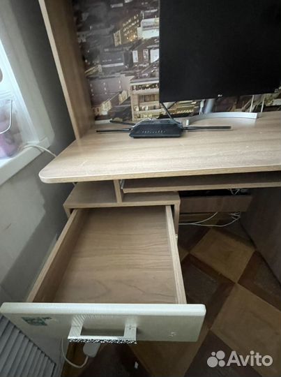 Стол компьютерный-письменный