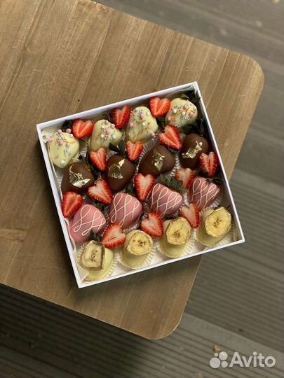 Сладкие наборы с клубникой в шоколаде