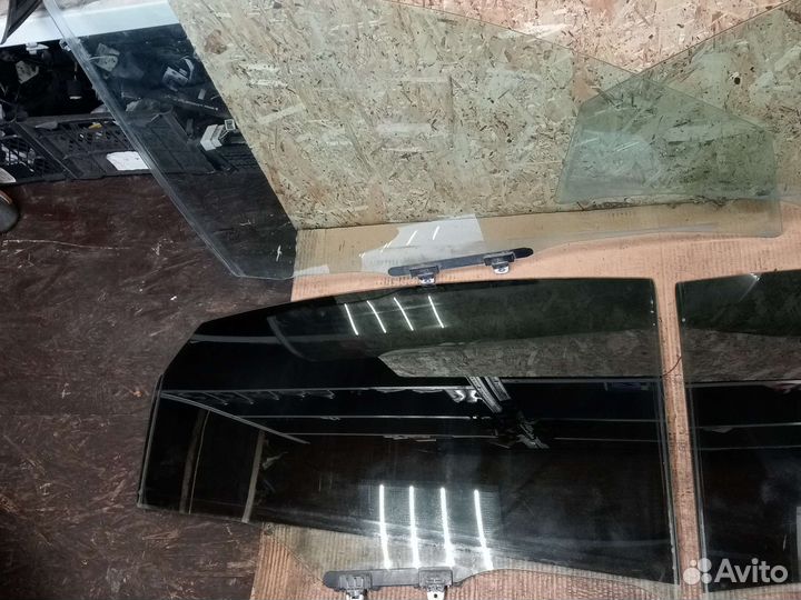 Стекло боковые Nissan Almera g15