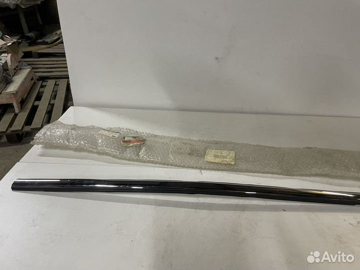 Уплотнитель стекла двери передней левой ford fiest