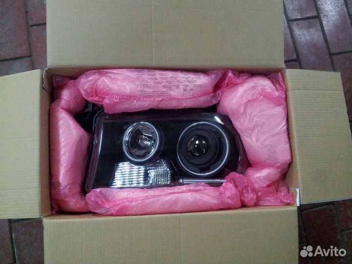 Фара правая Toyota Tundra II 07-13 гв