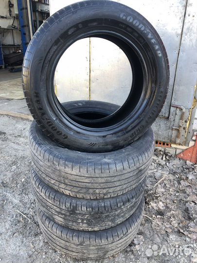 Goodyear EfficientGrip Performance 215/60 R16 95H