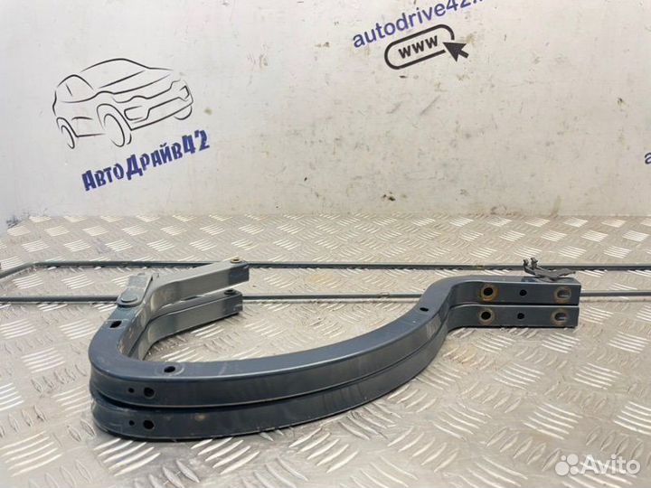 Кронштейны крышки багажника Toyota Corolla ZRE151L