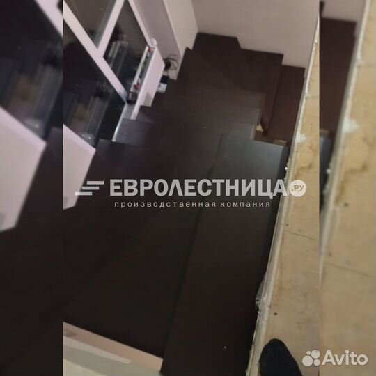 Лестница на металлическом каркасе