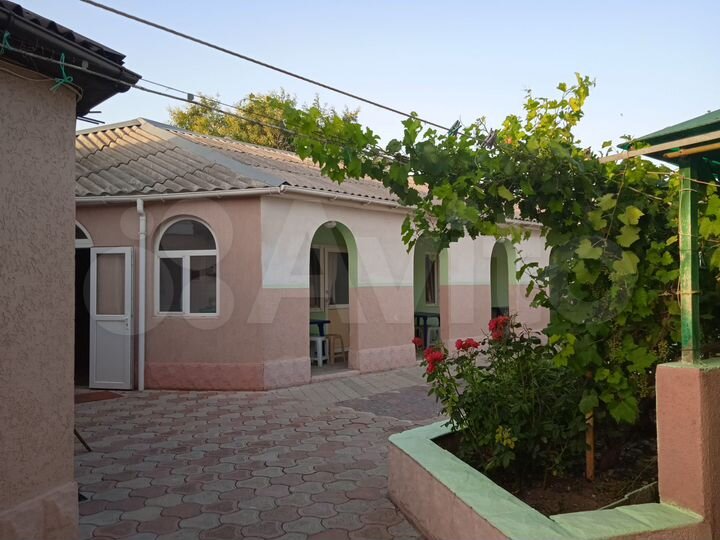 Комната 22 м² в 8-к., 1/1 эт.