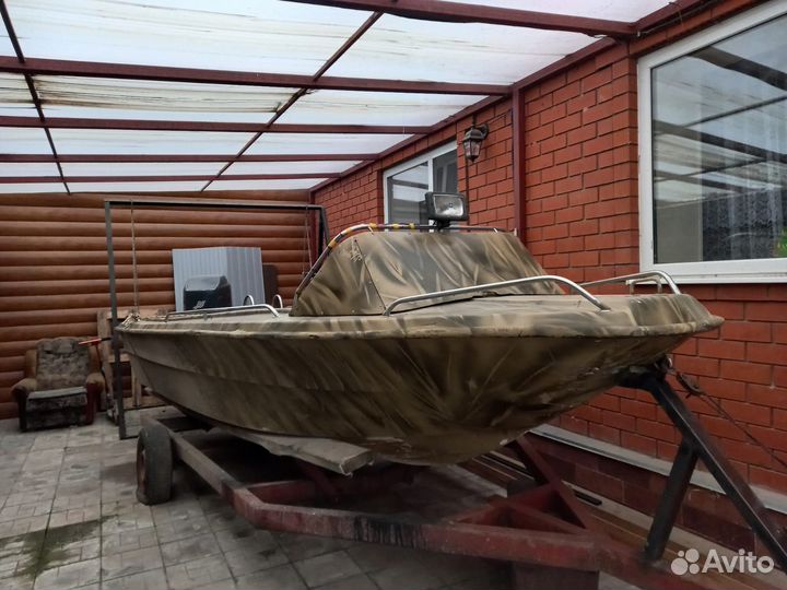 Лодка с мотором