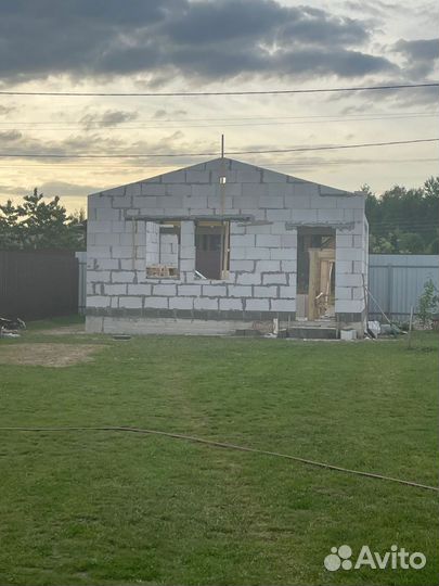 Бригада строителей