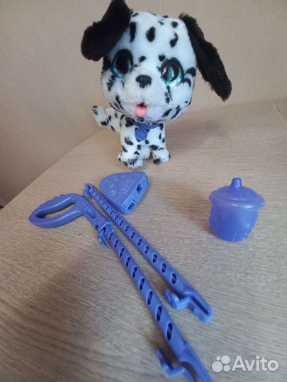 Игрушечная Собачка на поводке