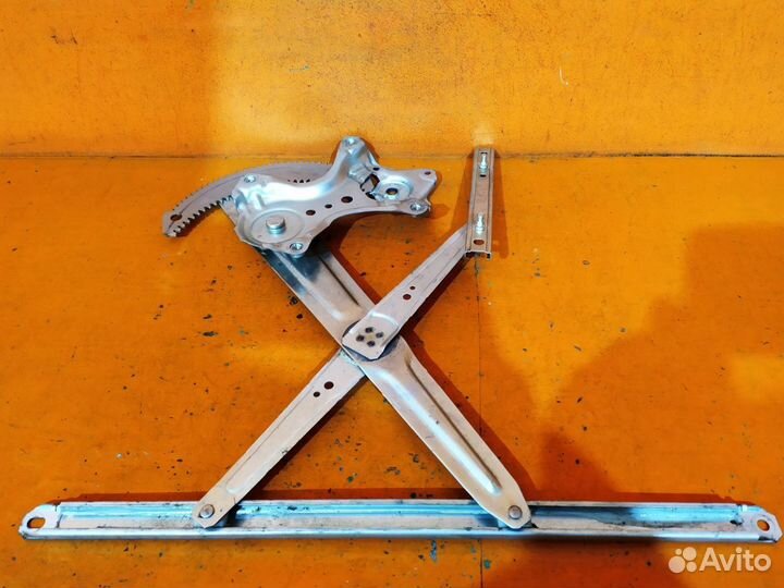 Стеклоподъемник задний правый Mitsubishi Outlander