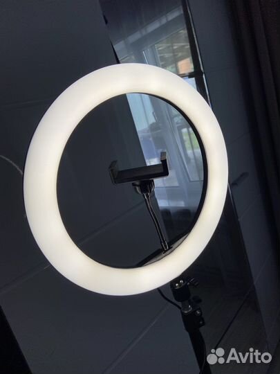 Кольцевая лампа со штативом