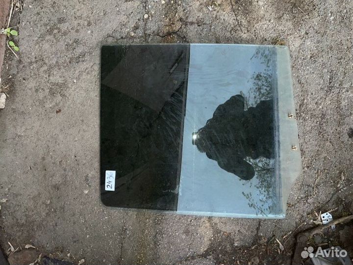 Стекло двери заднее правое Kia Sportage 1 бензин