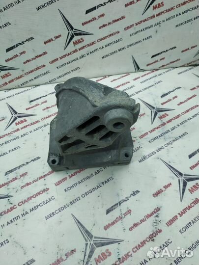 Лапа двигателя om651 w212 w204 Mercedes