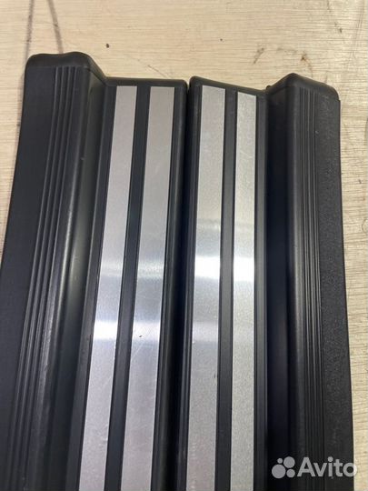 Накладка на порог салона передняя Mercedes-Benz