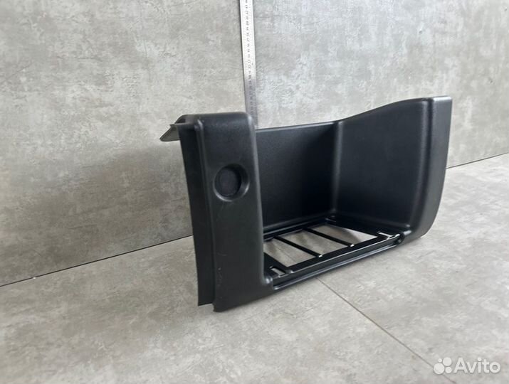 Подножка левая Volvo Fh12