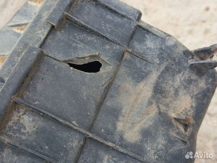 Корпус воздушного фильтра VW Passat B3