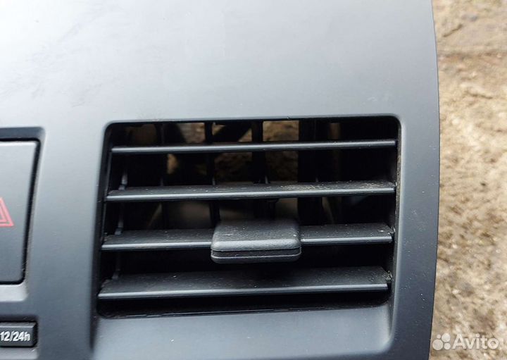 Воздуховоды, кнопка аварийки Мазда 3 bl