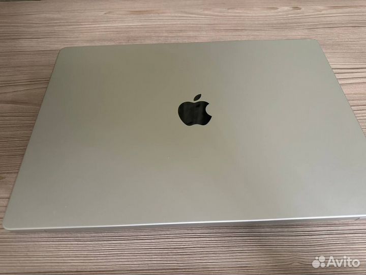 Apple MacBook Pro 16 M1 2021 Silver идеальный