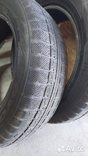 Toyo Winter Tranpath MK4a 215/60 R17