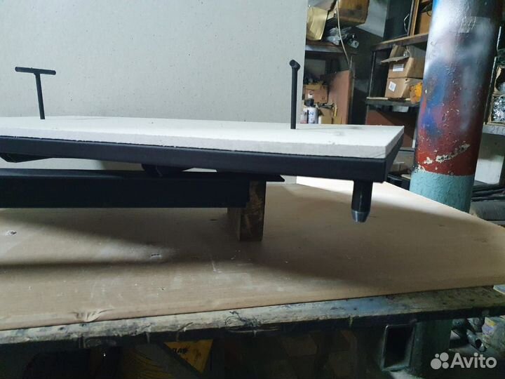 Люк напольный