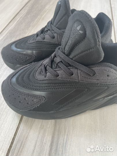 Кроссовки adidas