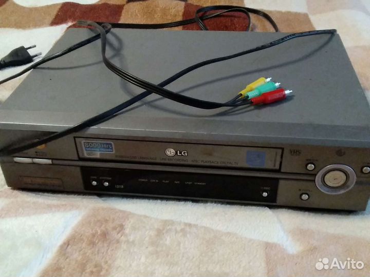 Видео магнитофон кассетный